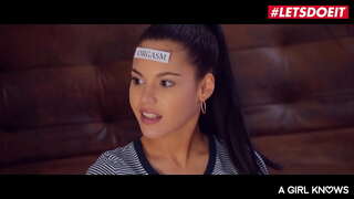 #LETSDOEIT - Sicilia Model, Apolonia an Katana - ASIAN TEEN VERSICHT LESBISCHEN SEX MAT HIRE BESTIES