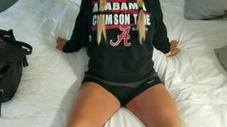 ���្នៃប្រពន្ធប៍នតង់ជិះមួយផ្អៀង