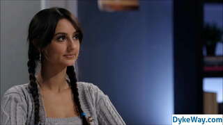 ���្រលាញ់ស្រី,ត្រង់ក្មេងស្រីនិងគ្រូបង្រៀន