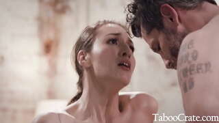 Шефът Ми Заслужава Мен - Бела Ролан