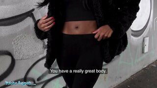 Agència pública del regne UNIT Negre Àsia Rae atraccions de la seva gran sucosa cul enorme polla per diners en efectiu